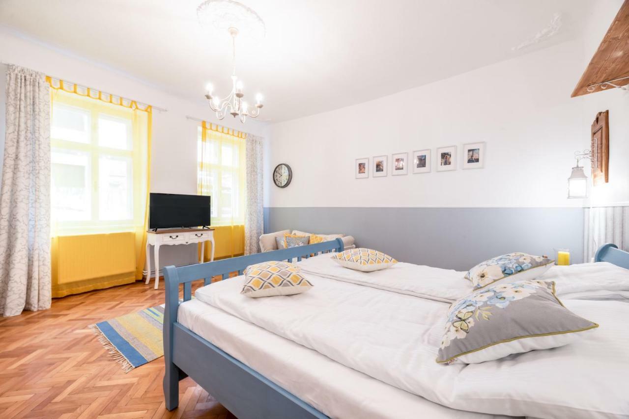 Bonton Apartments Sibiu Buitenkant foto